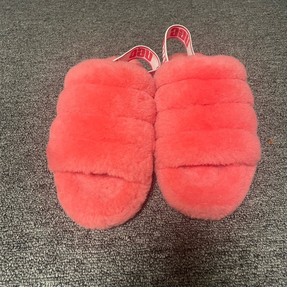 UGG Fluff Yeah slippers - size 7 women’s - Picture 2 of 5